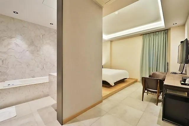 Motel Jeonggwan Raum *